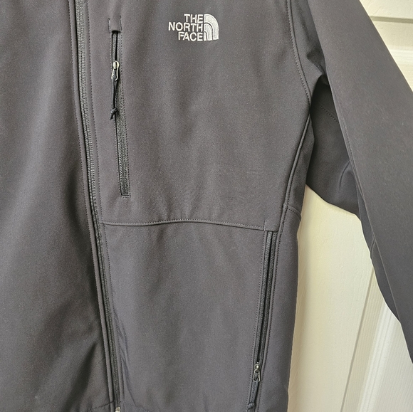 New, unworn North Face jacket - Picture 3 of 8